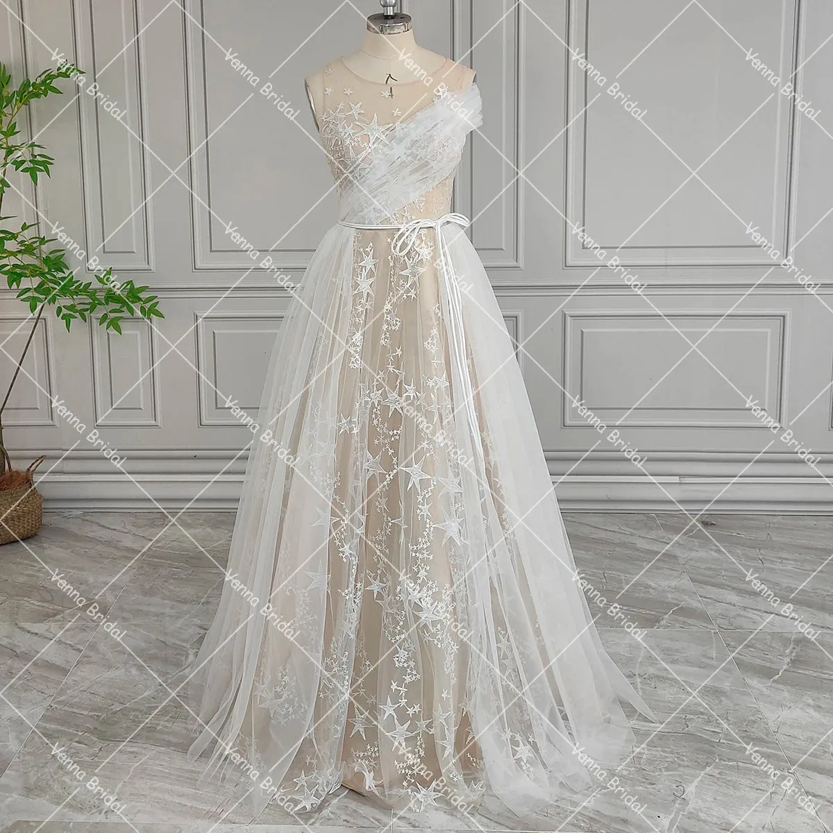 A Line Stars Unique Ruched Tulle Sheath Wedding Dress Customized Illusion Back Rustic Sleeveless Maxi Starry Bridal Gowns