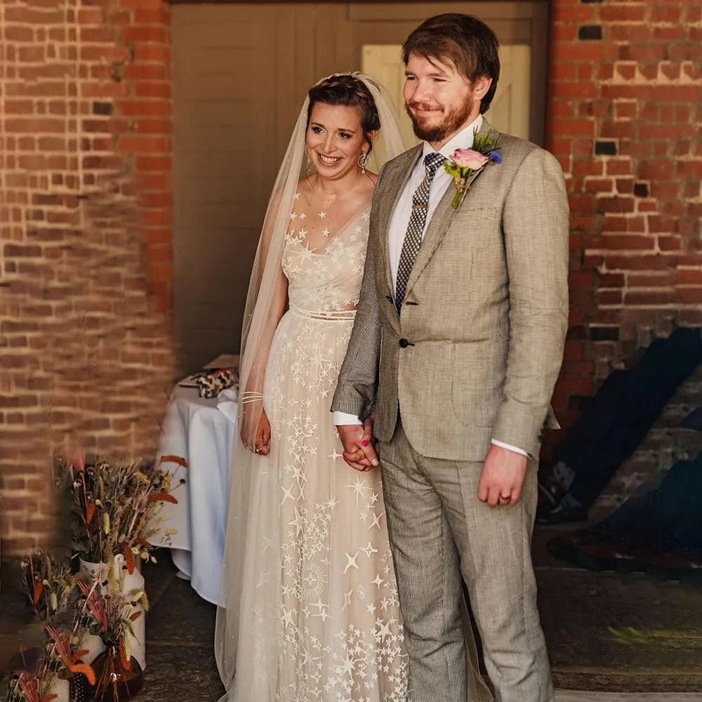 A Line Stars Unique Ruched Tulle Sheath Wedding Dress Customized Illusion Back Rustic Sleeveless Maxi Starry Bridal Gowns