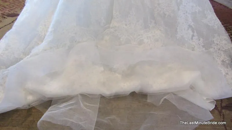 Allure Bridals 8970