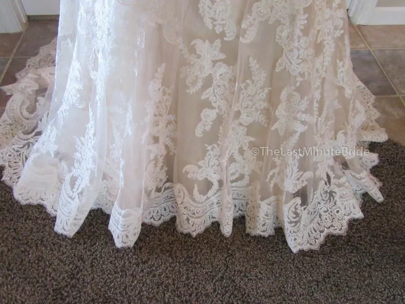 Allure Bridals M556