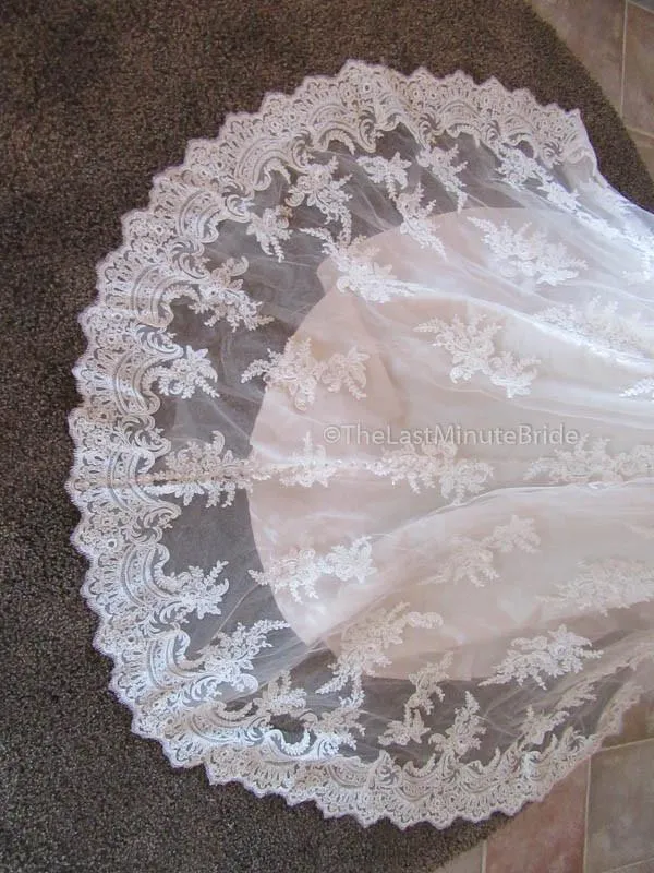 Allure Bridals M556