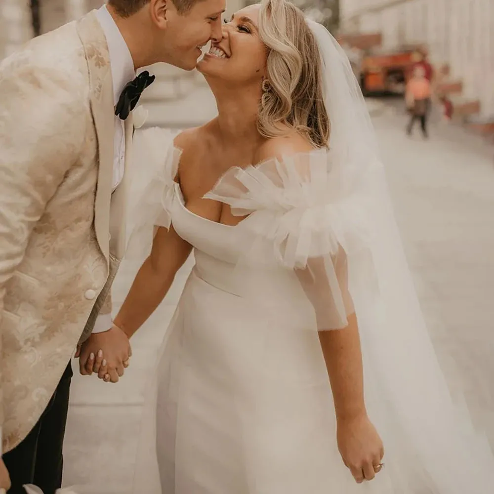 Aquare Neck Short Puff Sleeve Princess Wedding Dress A Line Low Cut Customized Open Back Tutu Tiered Ruffed Tulle Bridal Gowns