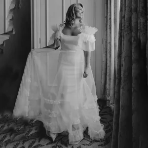 Aquare Neck Short Puff Sleeve Princess Wedding Dress A Line Low Cut Customized Open Back Tutu Tiered Ruffed Tulle Bridal Gowns