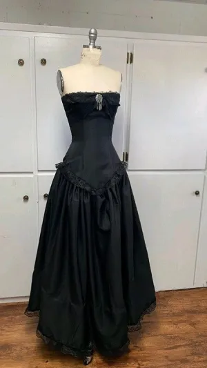Black Strapless A-Line Chiffon Vintage Gothic Prom Dresses Birthday Outfits, D850