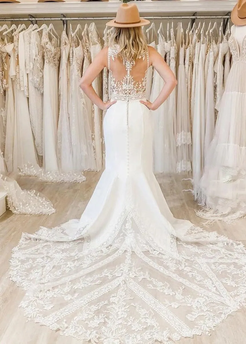 Boho Mermaid V-neck Bridal Dresses with Lace Chapel Train