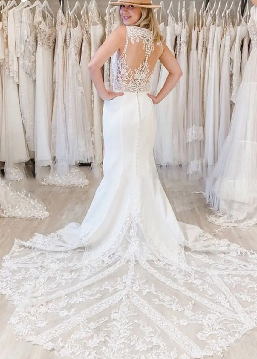 Boho Mermaid V-neck Bridal Dresses with Lace Chapel Train
