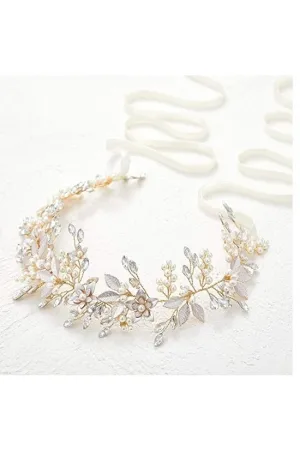 Bridal belt with floral and pearl detail