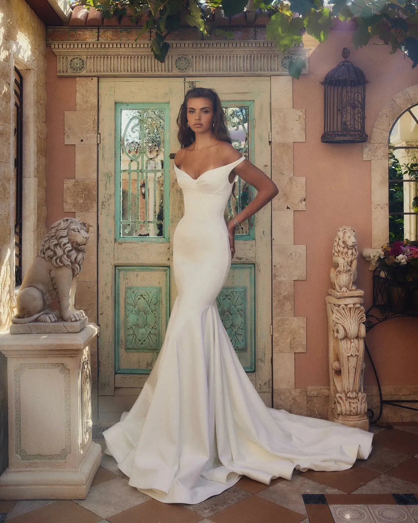 Classic Elegant Wedding Dresses off The Shoulder Mermaid Bride Dress Simple Satin Women Bridal Gowns custom made