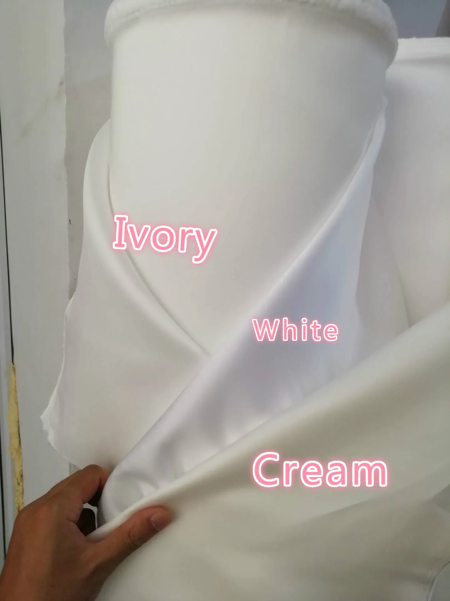 Classic Lace Ivory Mermaid Wedding Dress Beaded V-neckline
