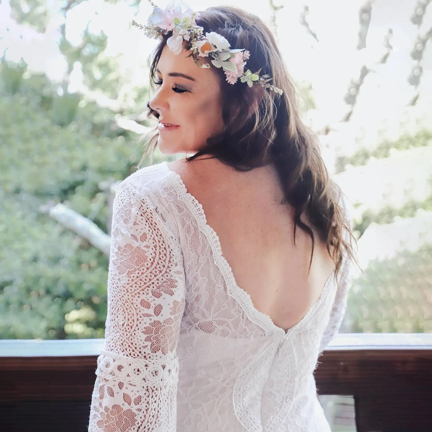 Customized Plus Size Boho Garden Bridal Gowns For Overweight Women Boat Neck Backless Soft Lace Long Bell Sleeves Wedding Dress
