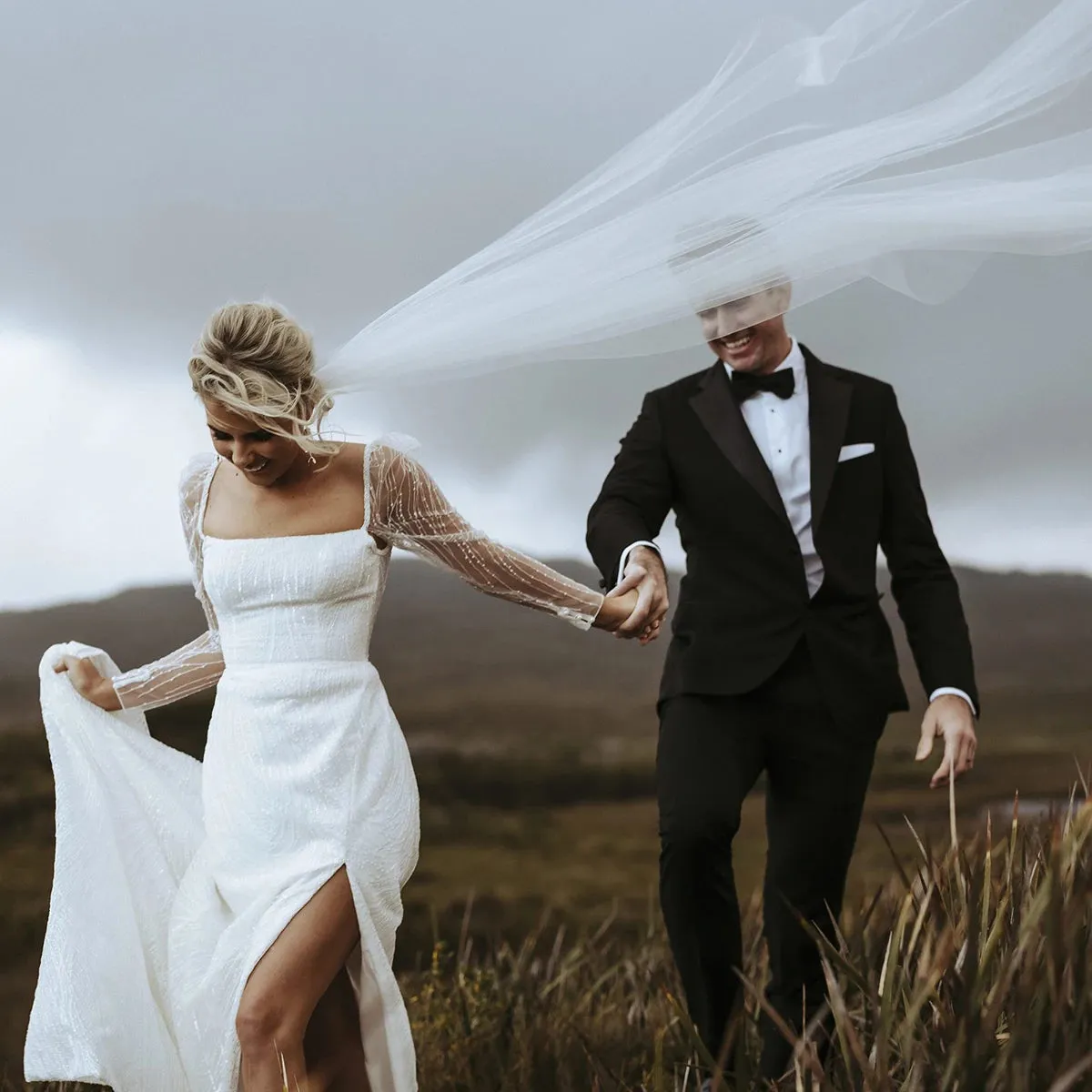 Customized Square Neck Sequined Thigh High Split Wedding Gowns Column Long Fitted Sleeves Sparkle Shining Backless Bridal Gowns
