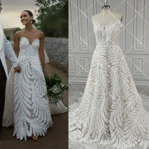 Cutout Large Leaf Sweetheart Strapless Wedding Ball Gowns Zipper Long Train Customized Puffy Unique Embroidery Bridal Dresses