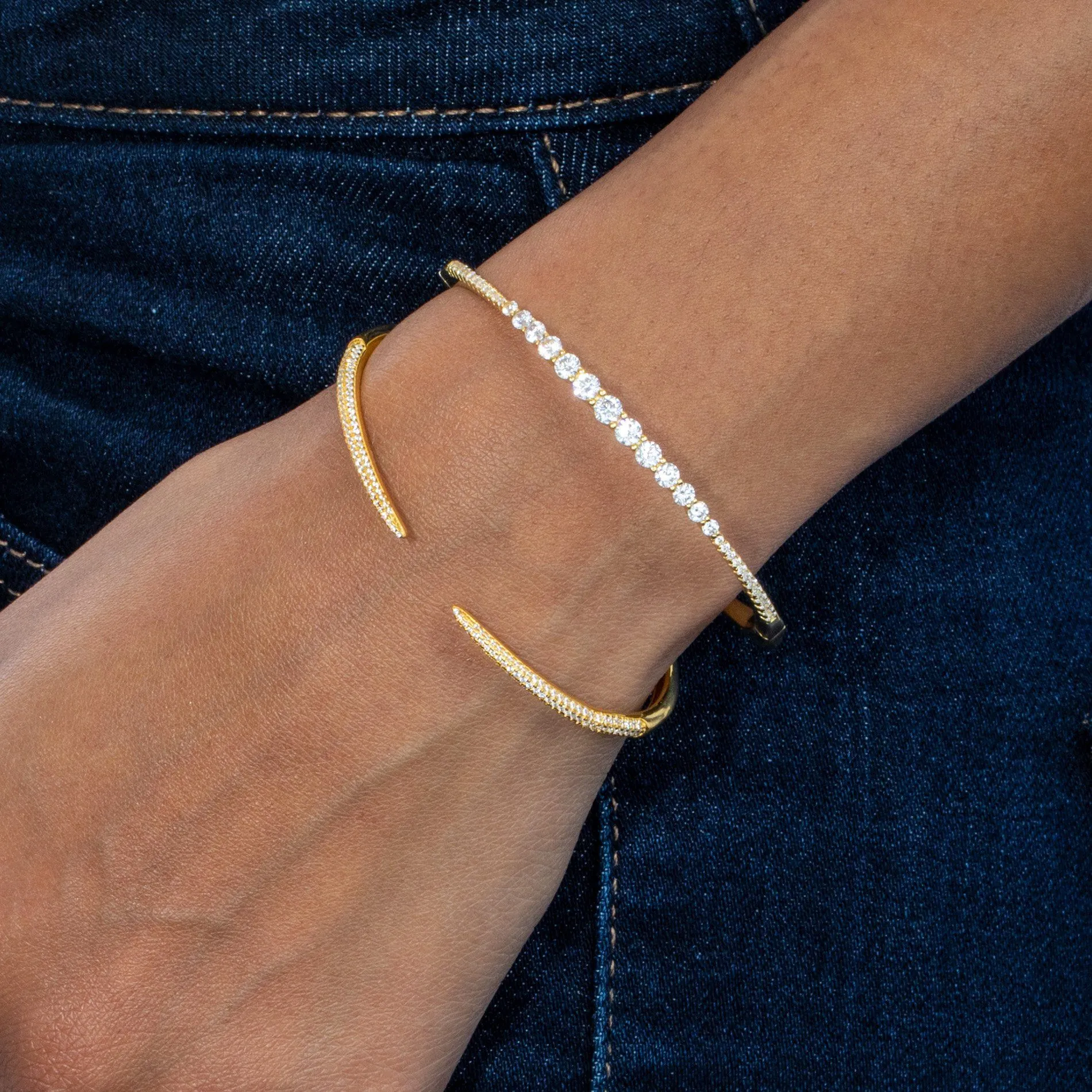 CZ Graduated Round Bangle