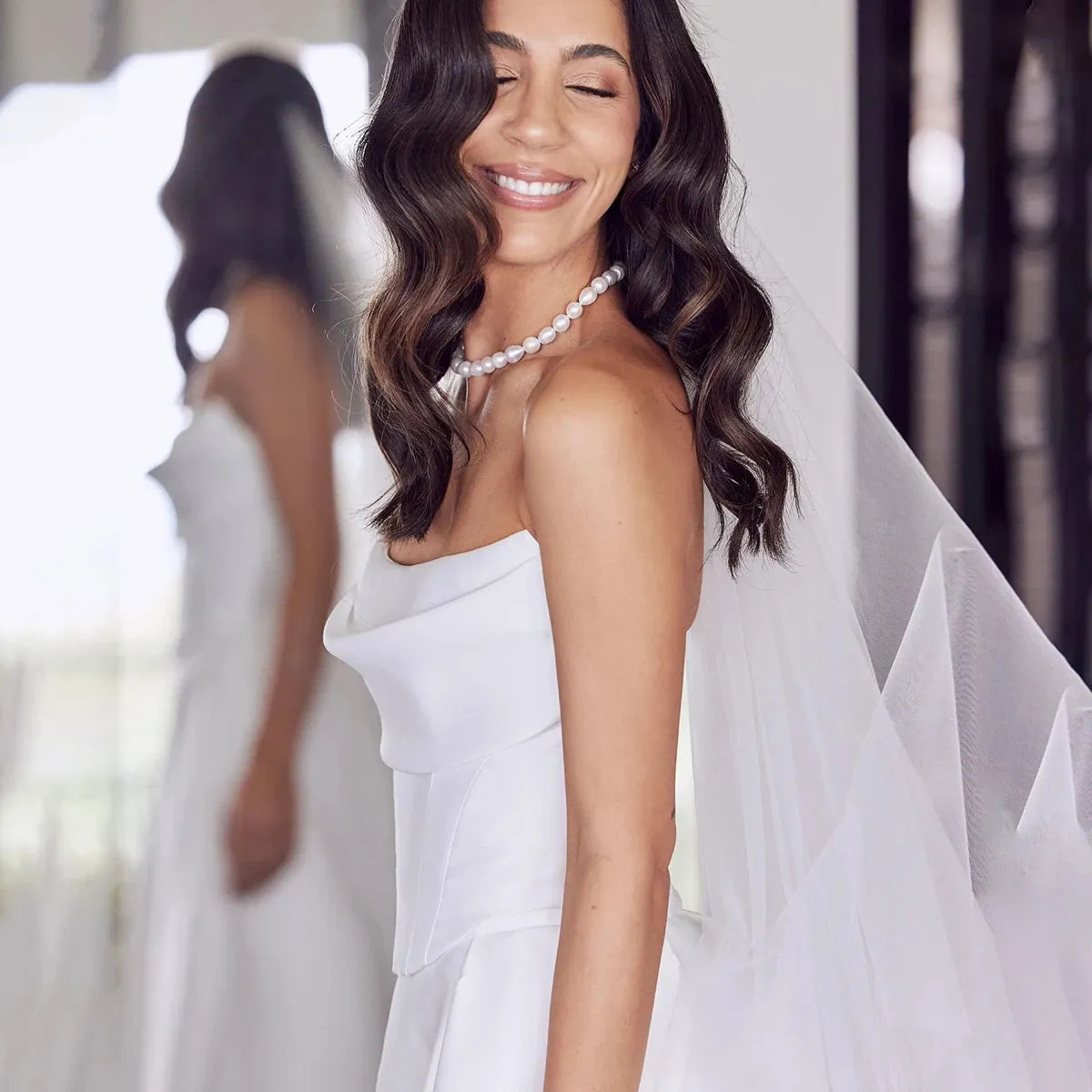 Drape Strapless Satin Elegant Wedding Dress Pleated Skirt Puffy Thick Fabric Heavy Zipper Buttons Back Customized Bridal Gowns