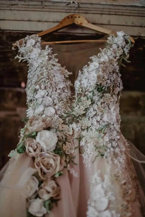 Elegant Tulle A-line V-neck Floral Lace Wedding Dresses, Bridal Gown, MW1009