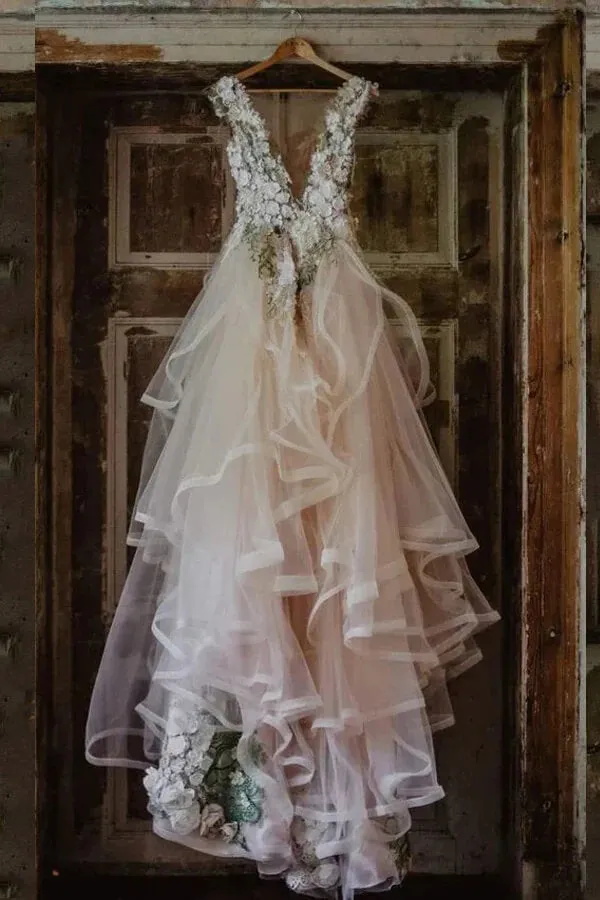 Elegant Tulle A-line V-neck Floral Lace Wedding Dresses, Bridal Gown, MW1009