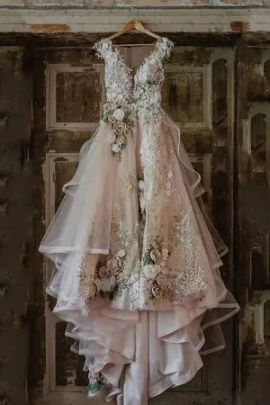Elegant Tulle A-line V-neck Floral Lace Wedding Dresses, Bridal Gown, MW1009