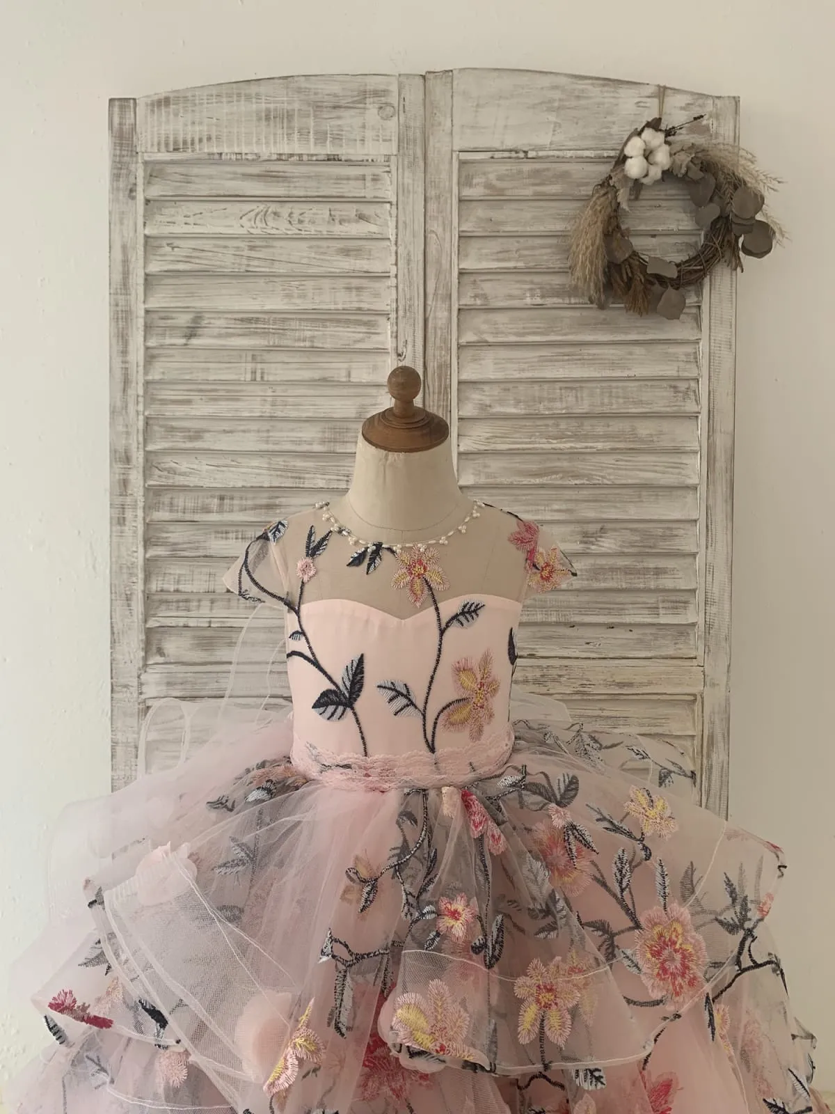 Embroidery Lace Tulle Cap Sleeves Keyhole Back Wedding Flower Girl Dress Pageant Gown