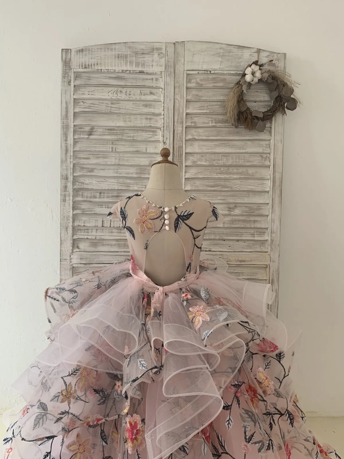 Embroidery Lace Tulle Cap Sleeves Keyhole Back Wedding Flower Girl Dress Pageant Gown