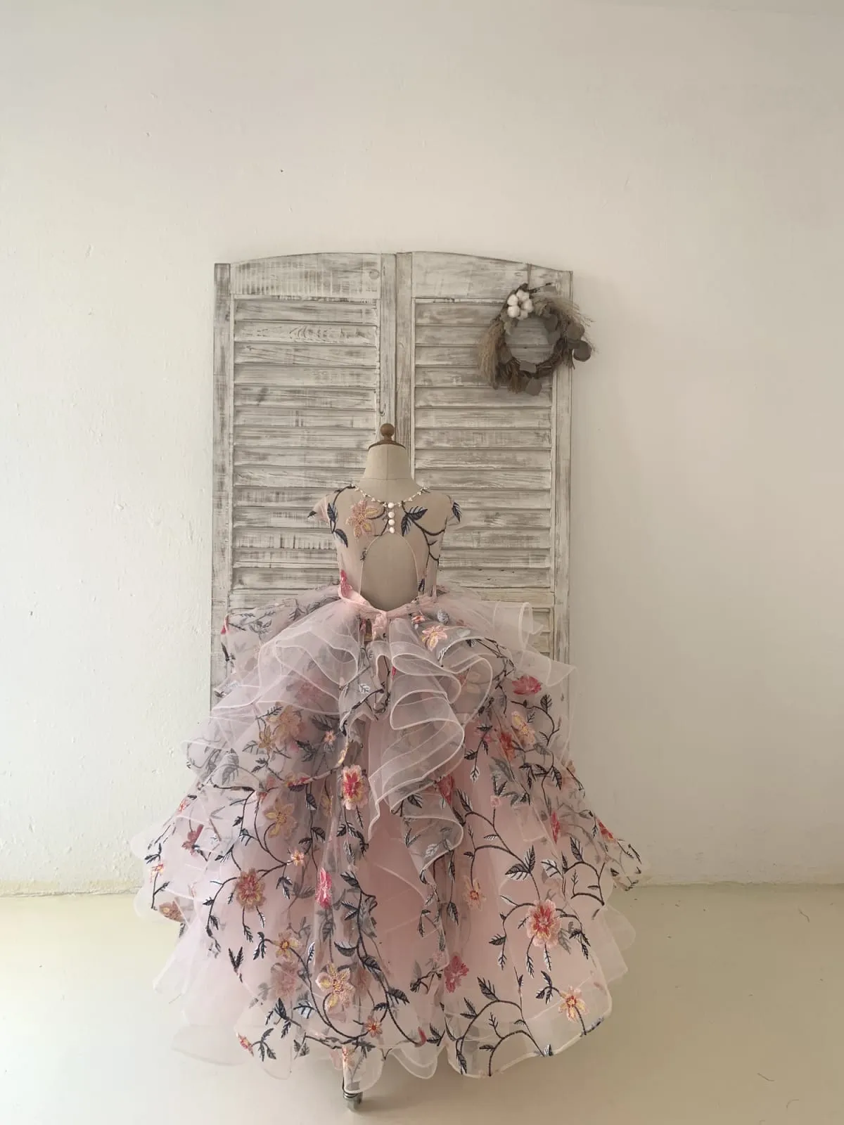 Embroidery Lace Tulle Cap Sleeves Keyhole Back Wedding Flower Girl Dress Pageant Gown