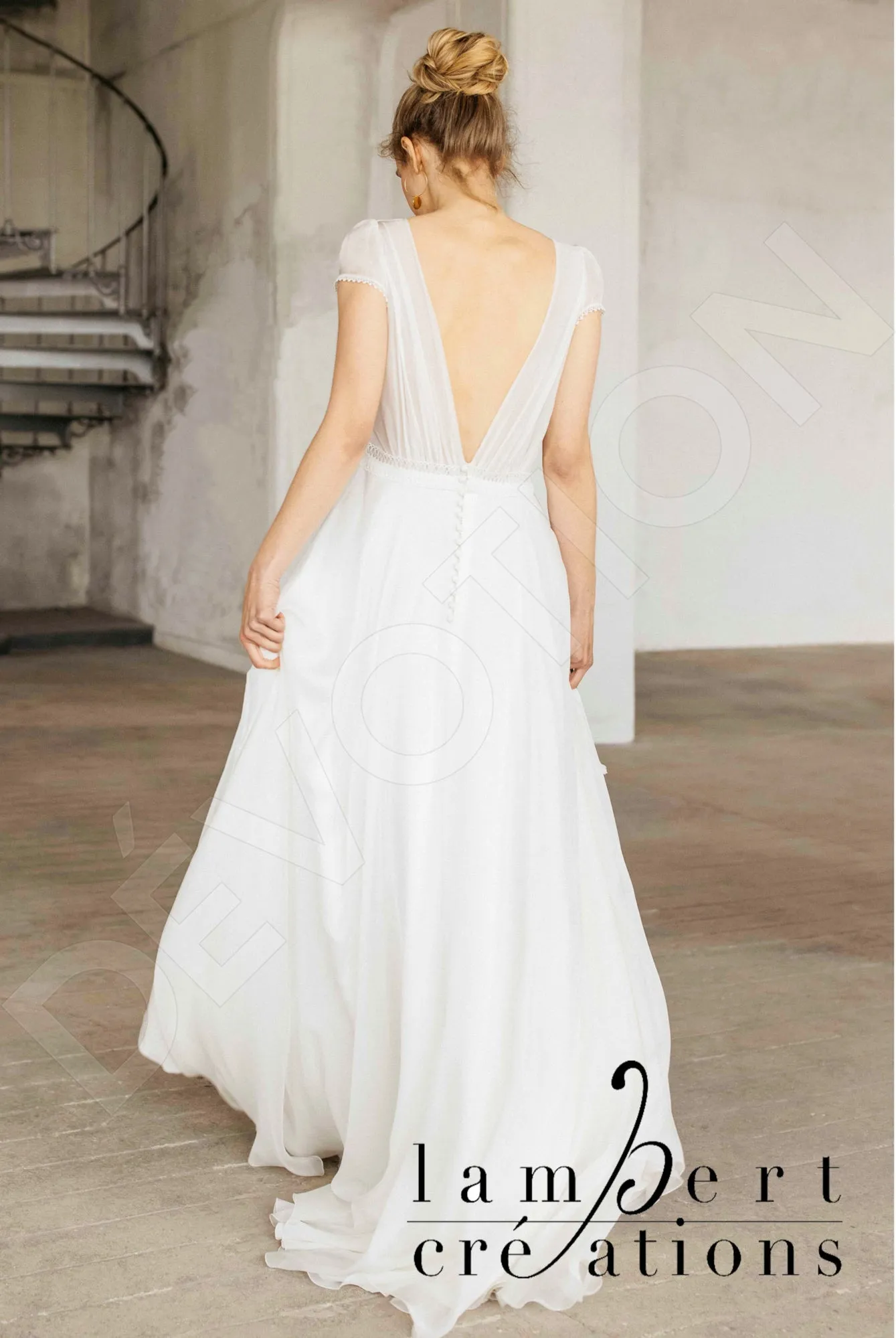 Envol A-line V-neck Ivory Wedding dress