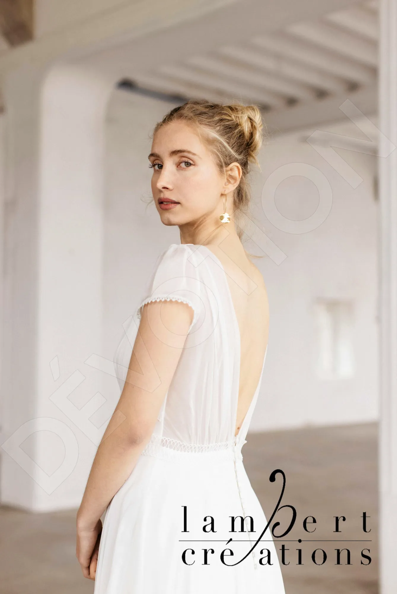 Envol A-line V-neck Ivory Wedding dress