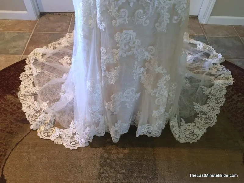 Essense of Australia D1998 Size 16