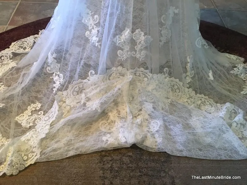 Essense of Australia D1998 Size 16