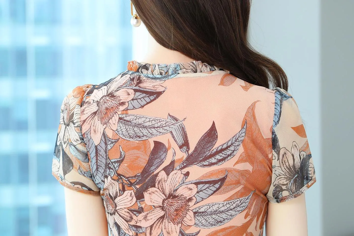 Flatter Your Figure in This Chic Floral Print Dress