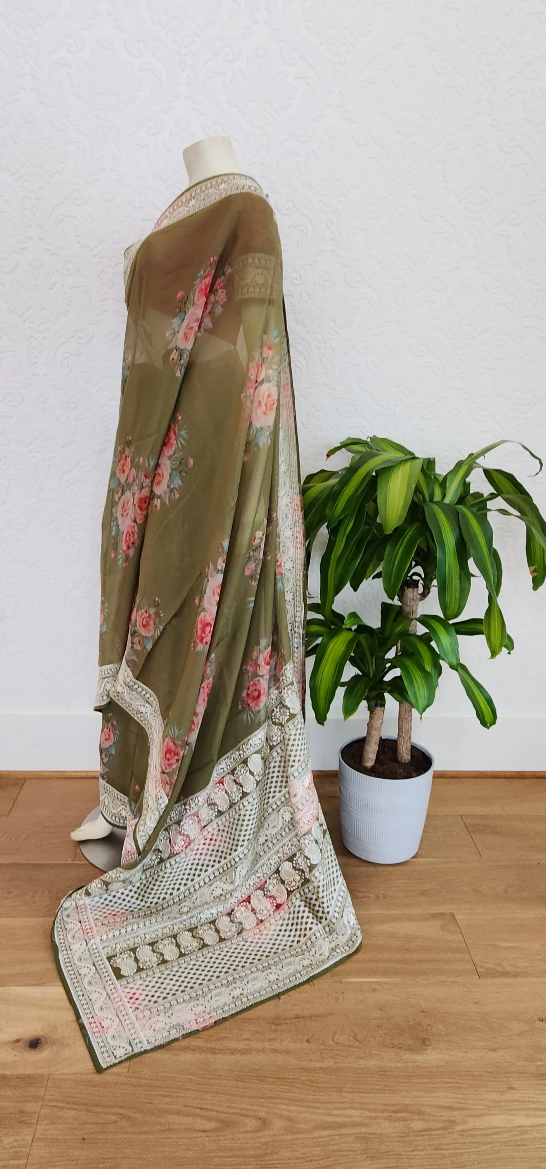 Floral Chiffon sarees W/Blouse.