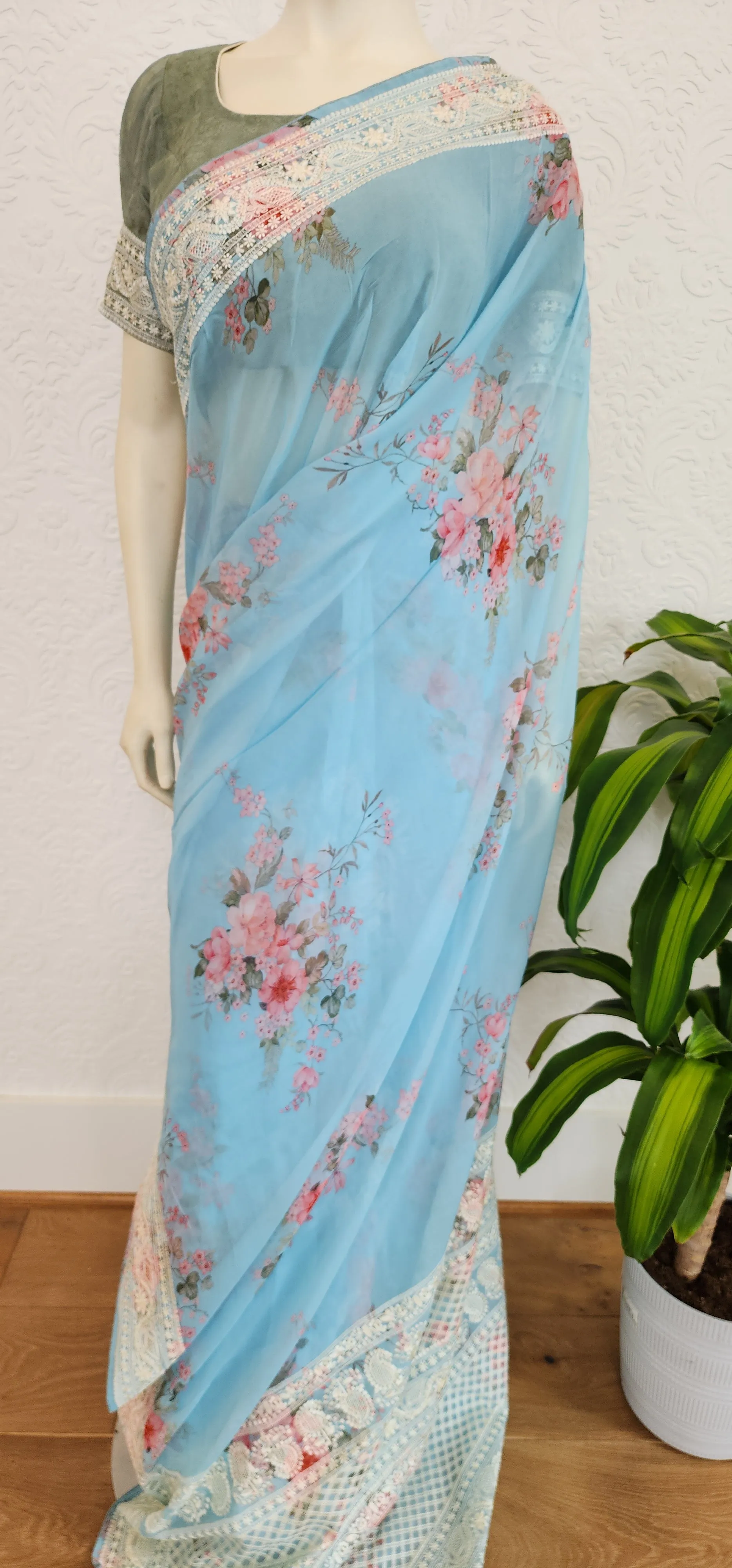 Floral Chiffon sarees W/Blouse.