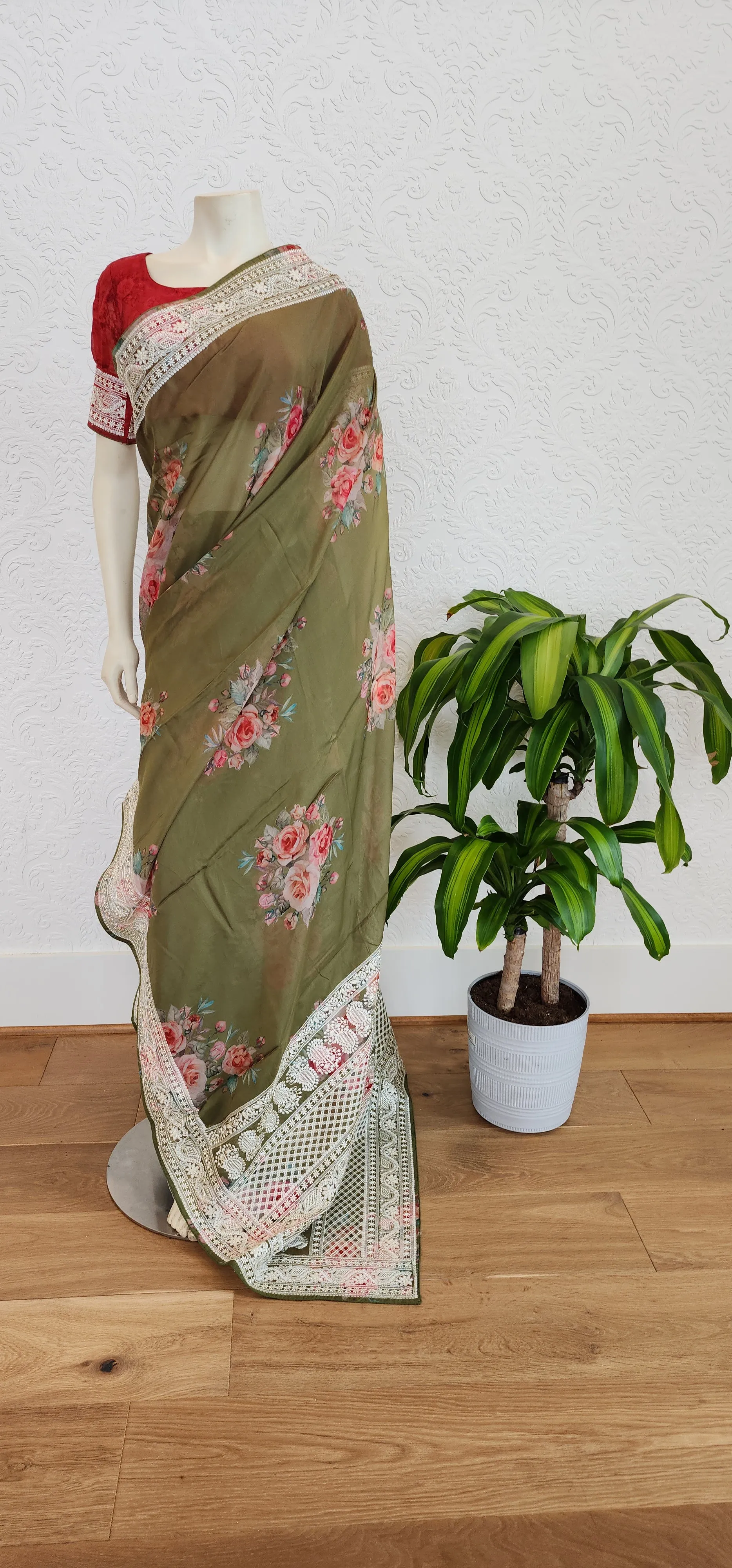 Floral Chiffon sarees W/Blouse.
