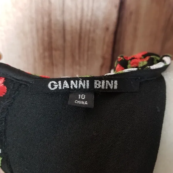 Gianni Bini  Tobie floral embroidered dres…