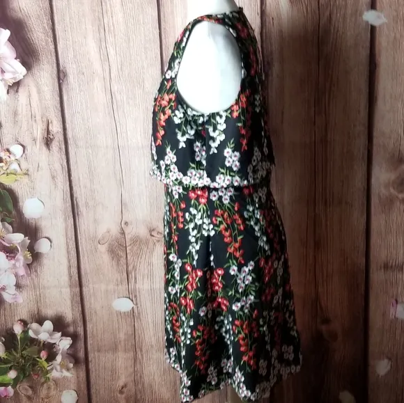 Gianni Bini  Tobie floral embroidered dres…