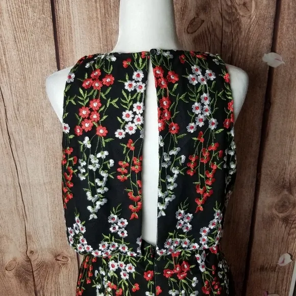 Gianni Bini  Tobie floral embroidered dres…