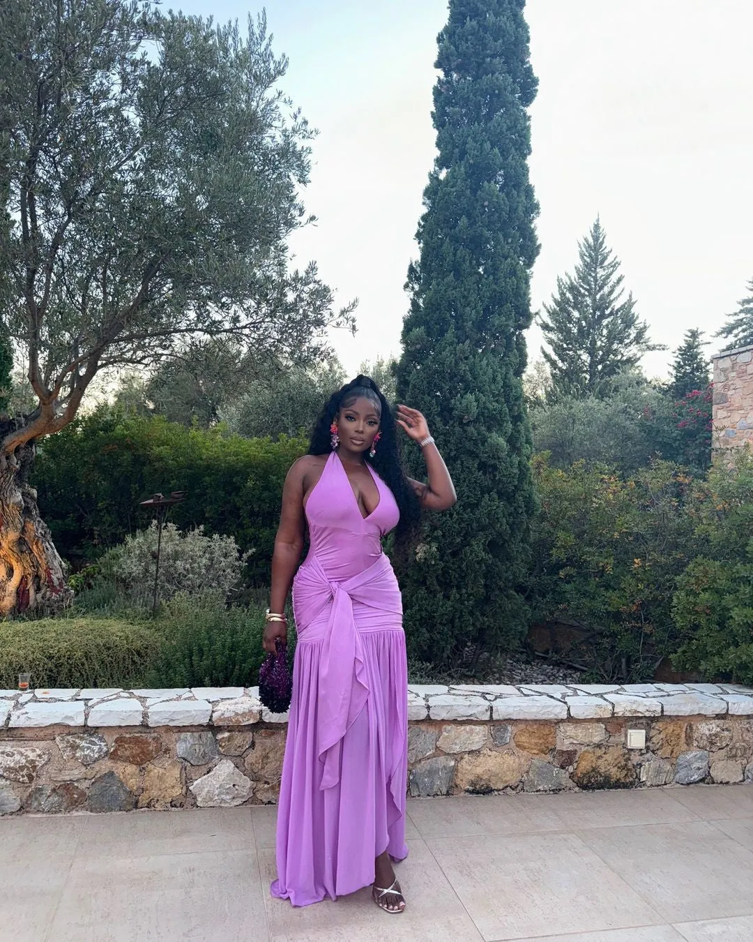 Glamorous Halter-Neck Ruched Maxi Dress with Thigh-High Slit