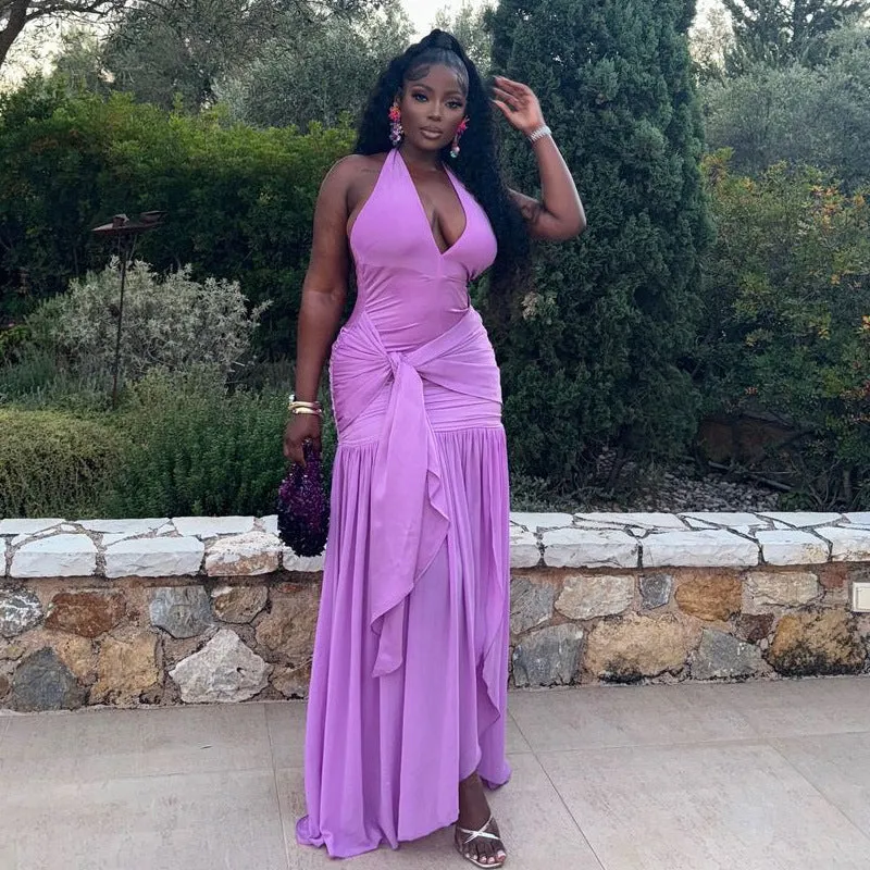 Glamorous Halter-Neck Ruched Maxi Dress with Thigh-High Slit