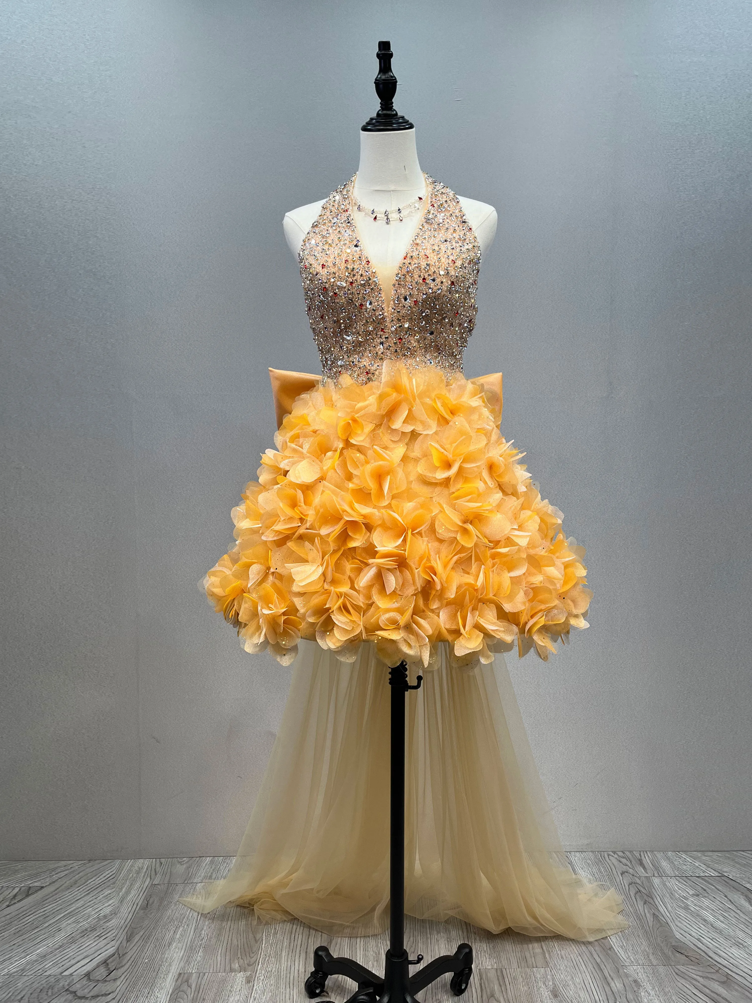 Gorgeous Halter Neck Hand-BeadsTop Floral Prom Gown YE3026