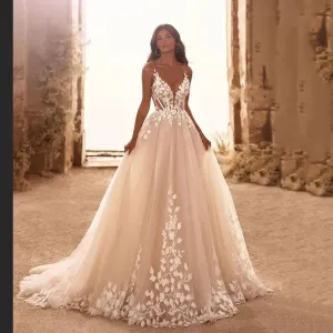 Graceful V Neck Wedding Dresses Backless 3D Floral Appliqued Lace Bridal Gowns Tulle Bride Dress vestido de novia