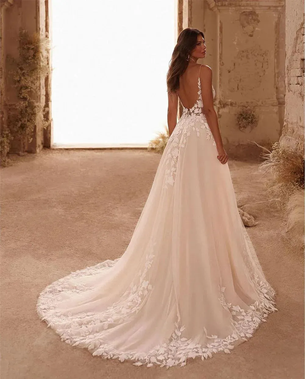 Graceful V Neck Wedding Dresses Backless 3D Floral Appliqued Lace Bridal Gowns Tulle Bride Dress vestido de novia