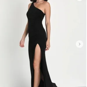 Lulus Expecially Breathtaking Black Ruched One-Shoulder Maxi Dress Medium