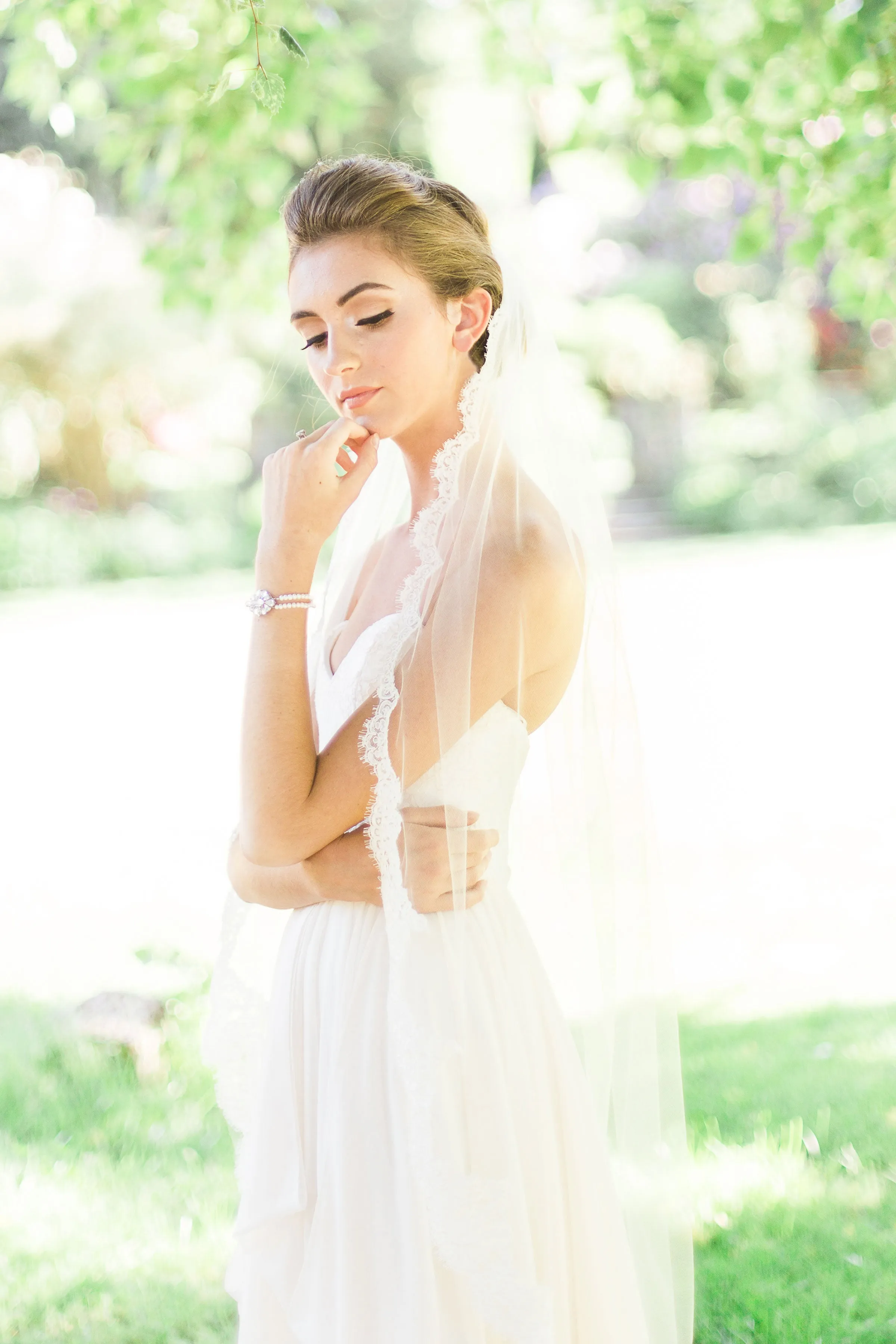 Magnolia Lace Fingertip Veil