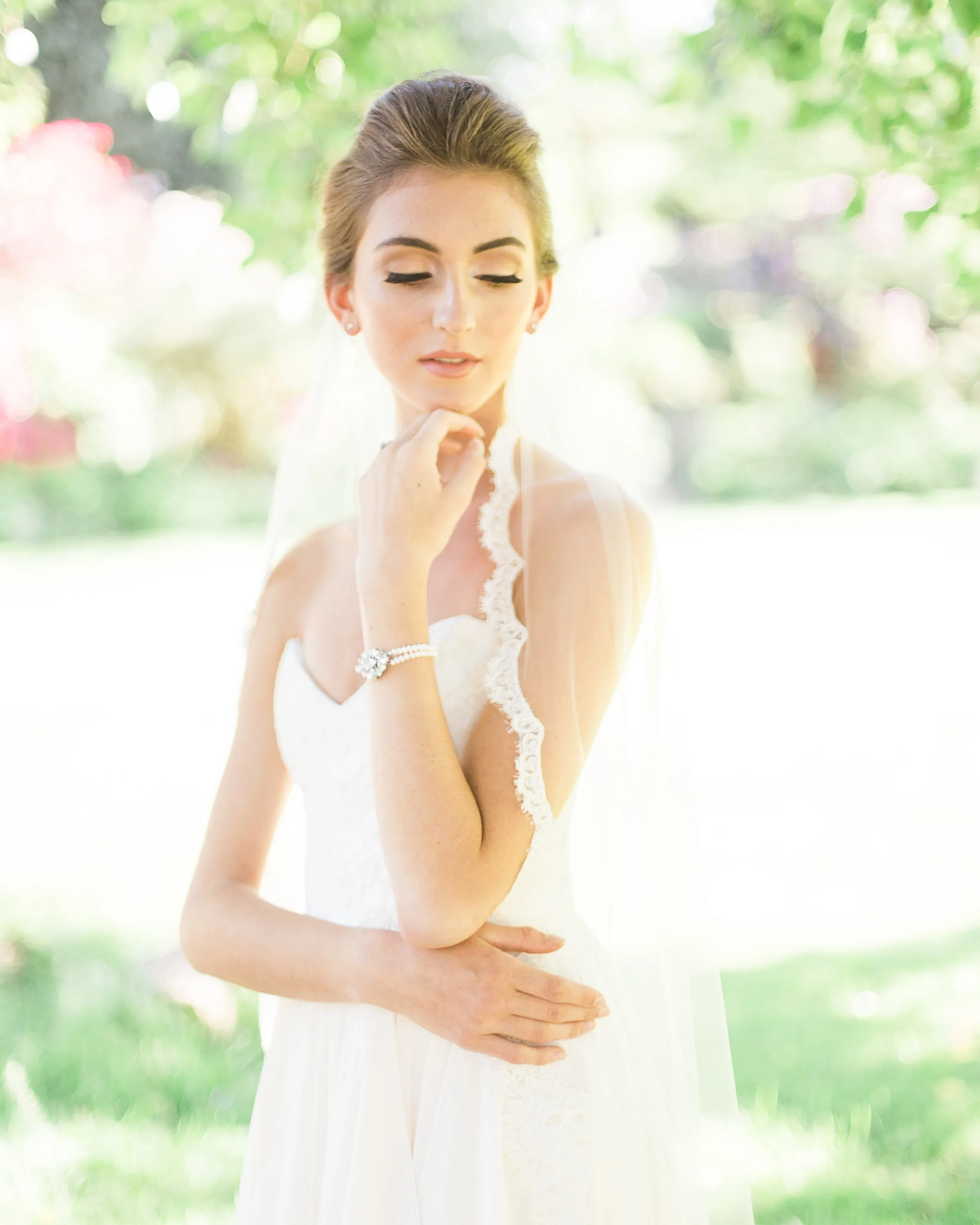 Magnolia Lace Fingertip Veil