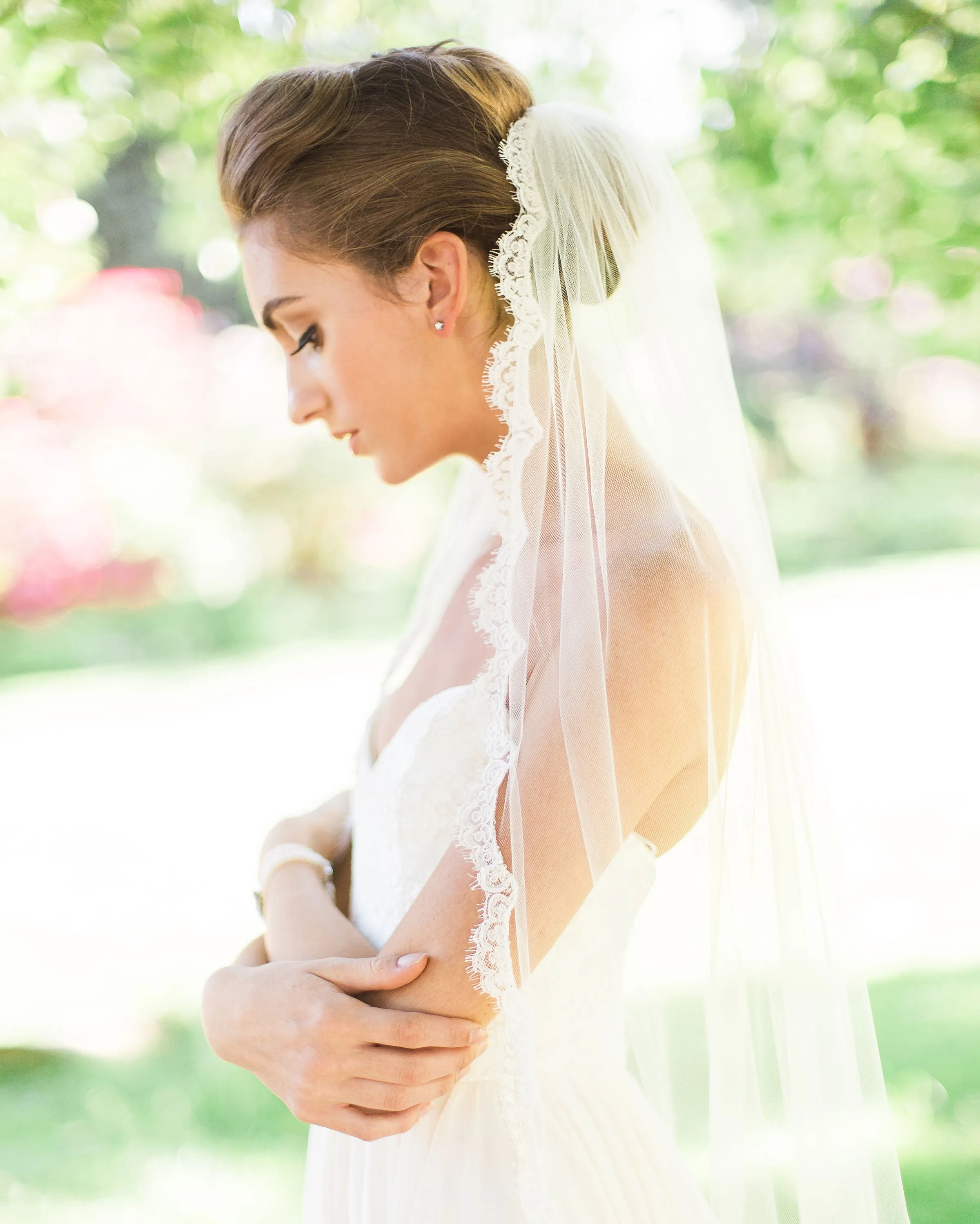 Magnolia Lace Fingertip Veil