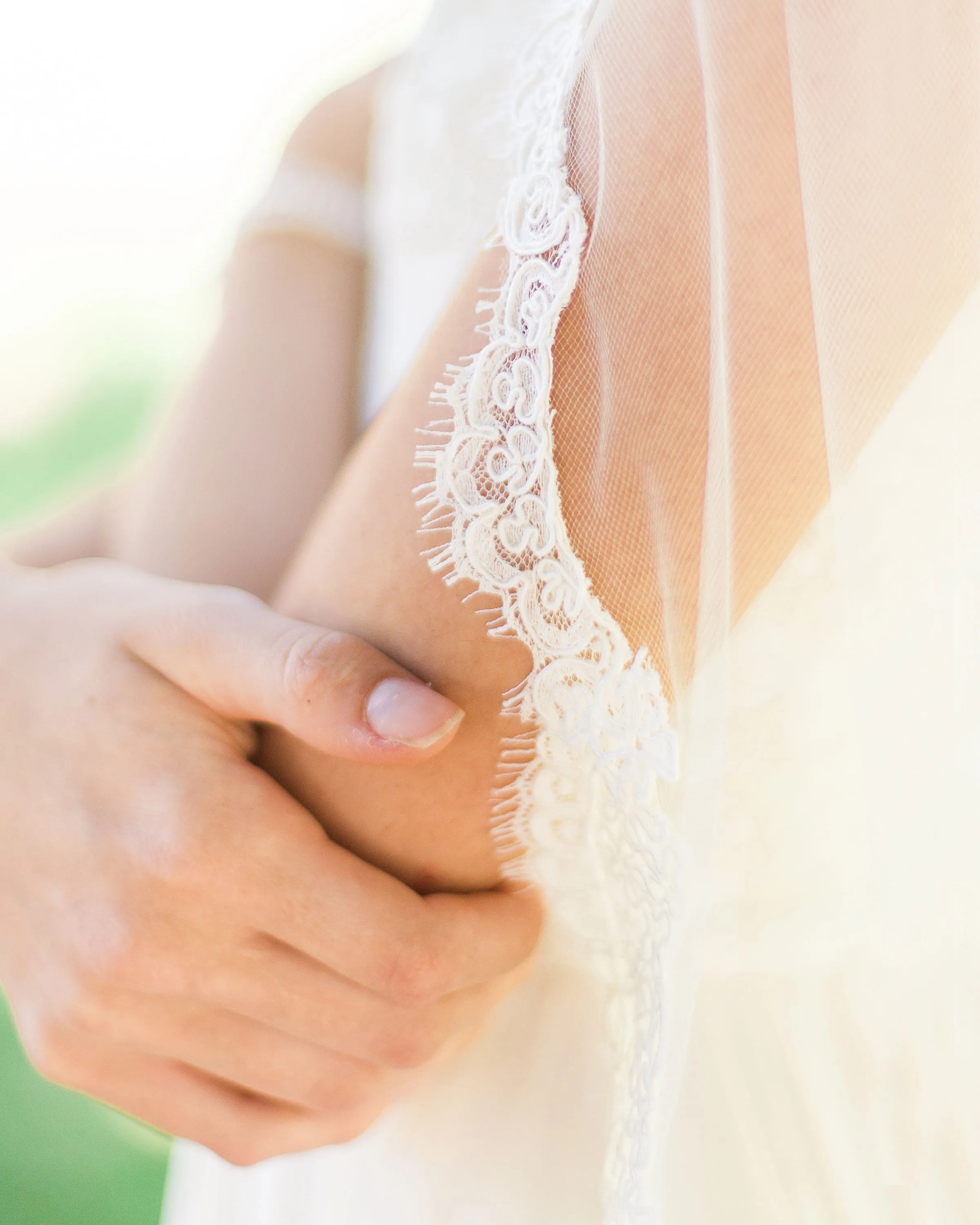 Magnolia Lace Fingertip Veil