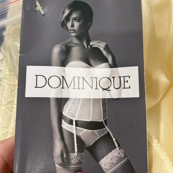 NWT Dominique Annabel Ivory Lace Corset Bra |Size 38A  / removable garter straps