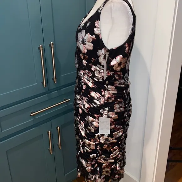 NWT Harlyn Floral Ruched Cocktail Dress in Black Floral