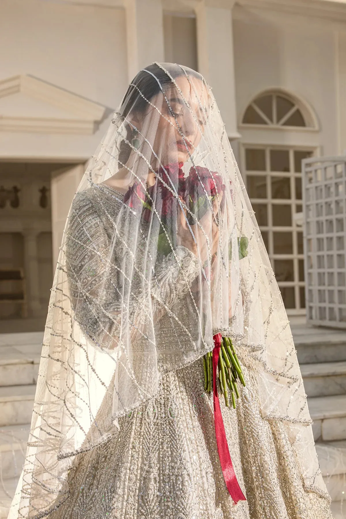 Pakistani wedding dress Pearl white long tail Veil