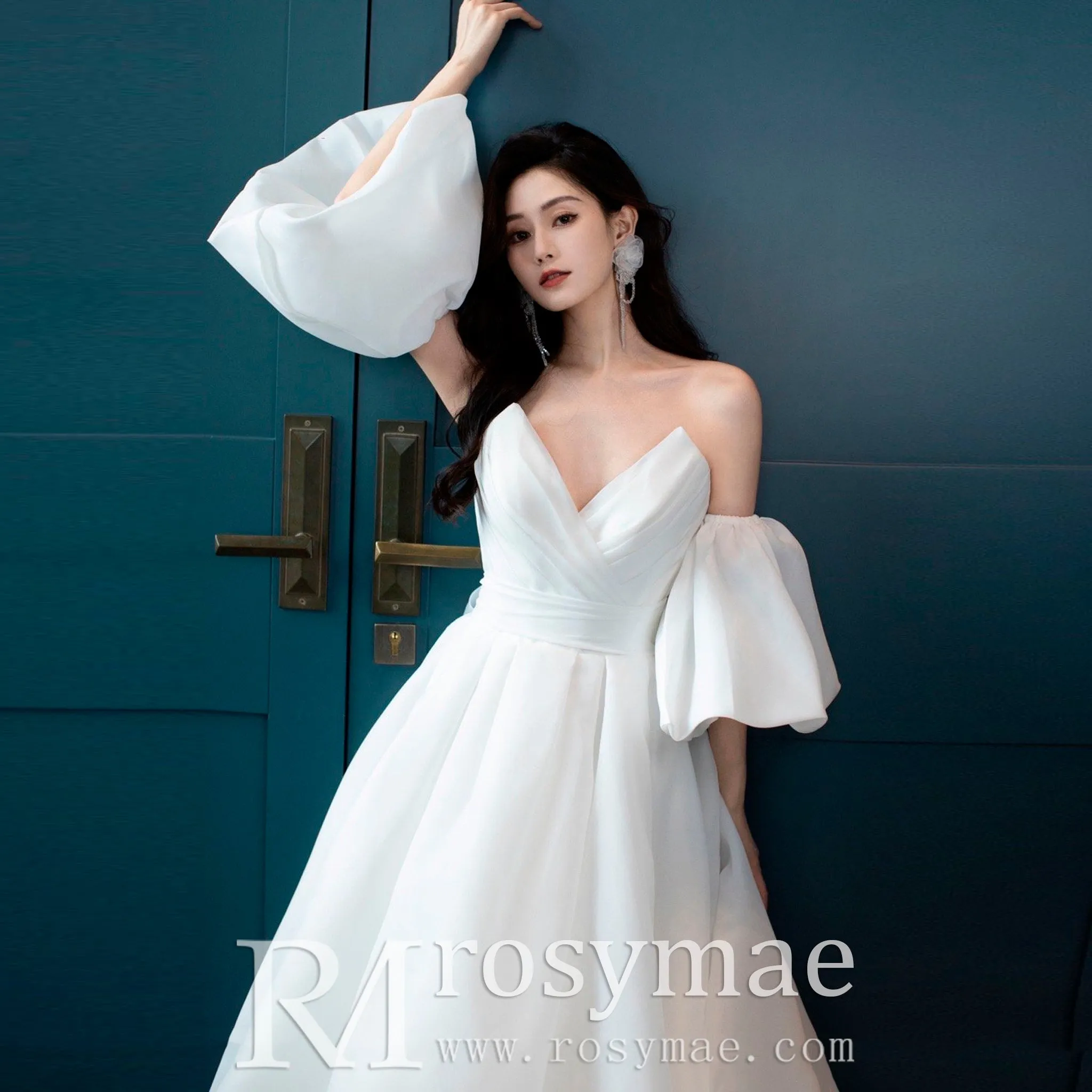 Princess A-line Wedding Dress with Detachable Puff Sleeves