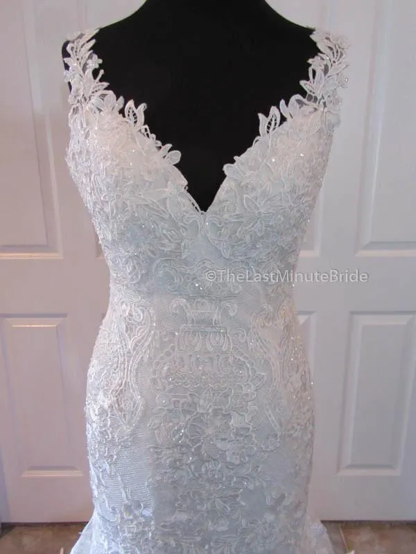 Private Collection Hannah 18047 size 8